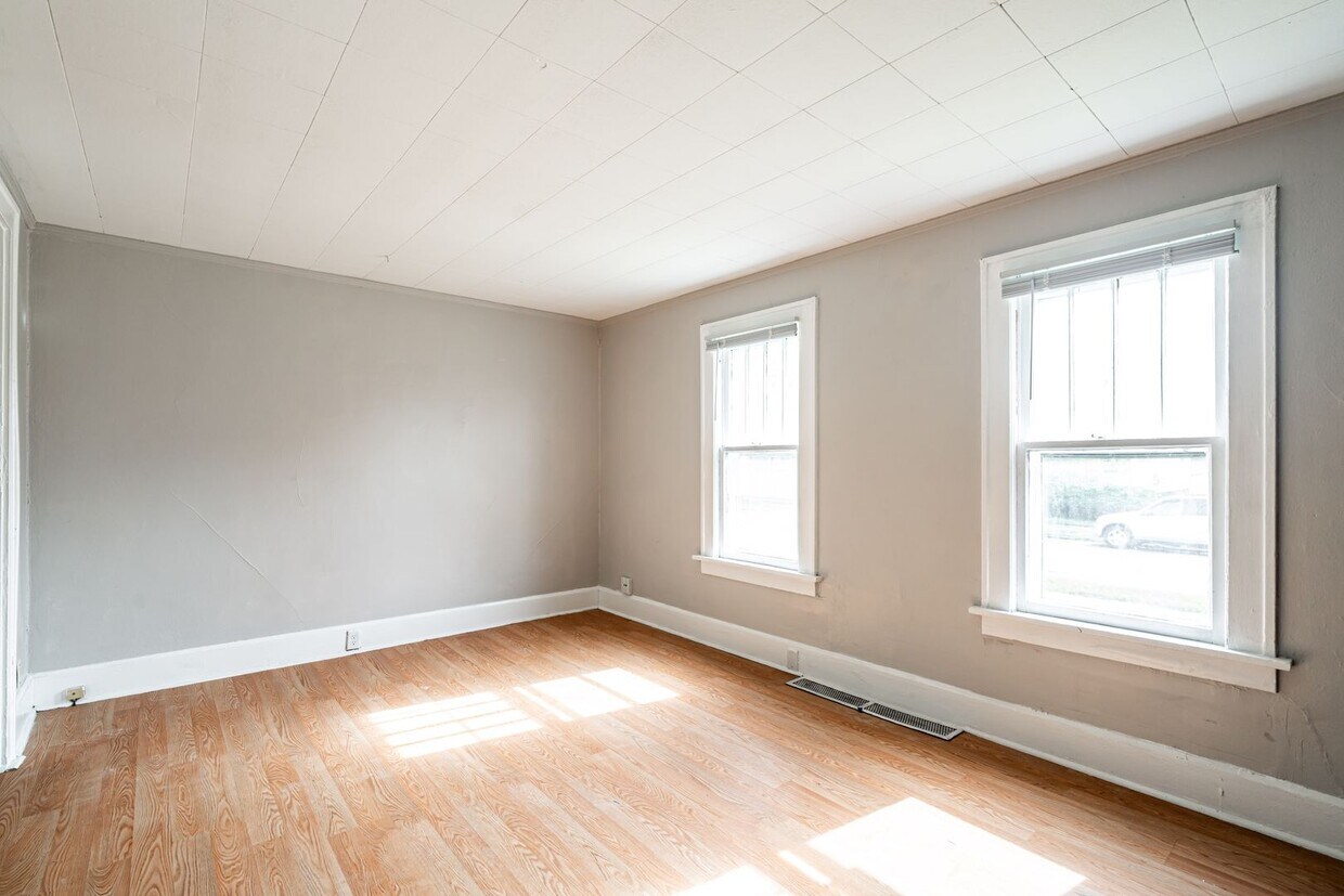 Foto principal - Walk to Lake Michigan from this Kenosha To...