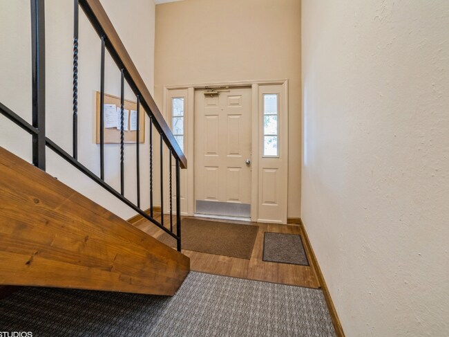 Building Photo - 743 Sterling Ct