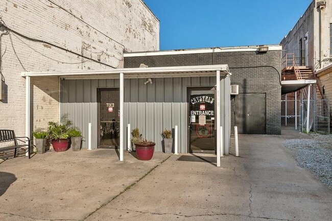 Building Photo - 720 Ryan St