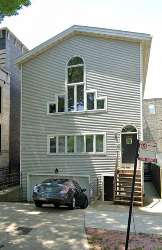 Primary Photo - 1828 N Burling St