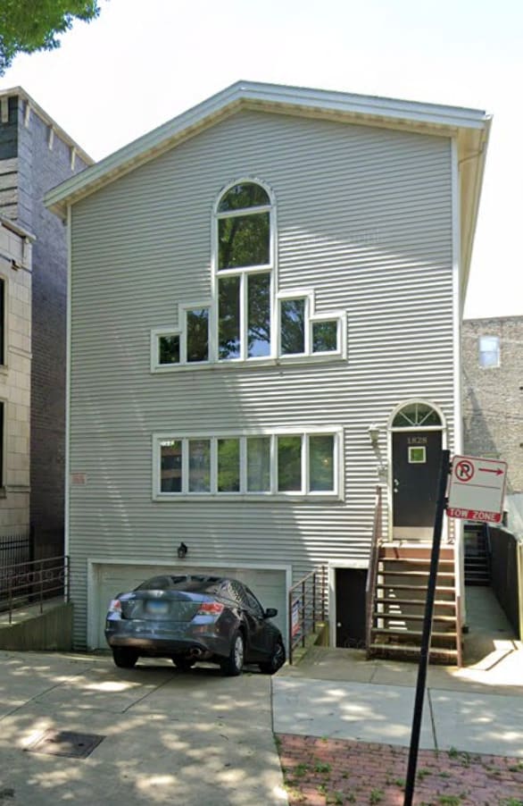 Building Photo - 1828 N Burling St