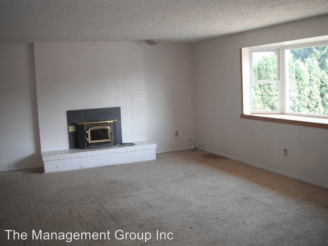 Foto del edificio - 4 br, 3 bath House - 4510 NE 26th Avenue