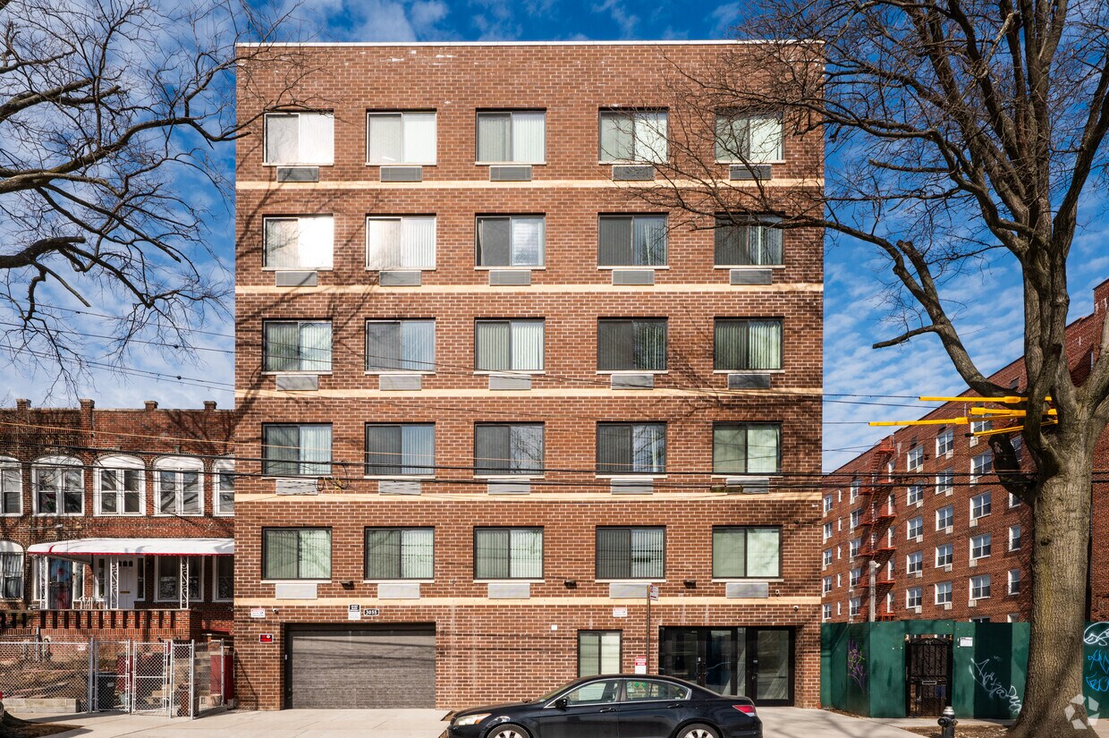 Building Photo - 3055 Sedgwick Ave