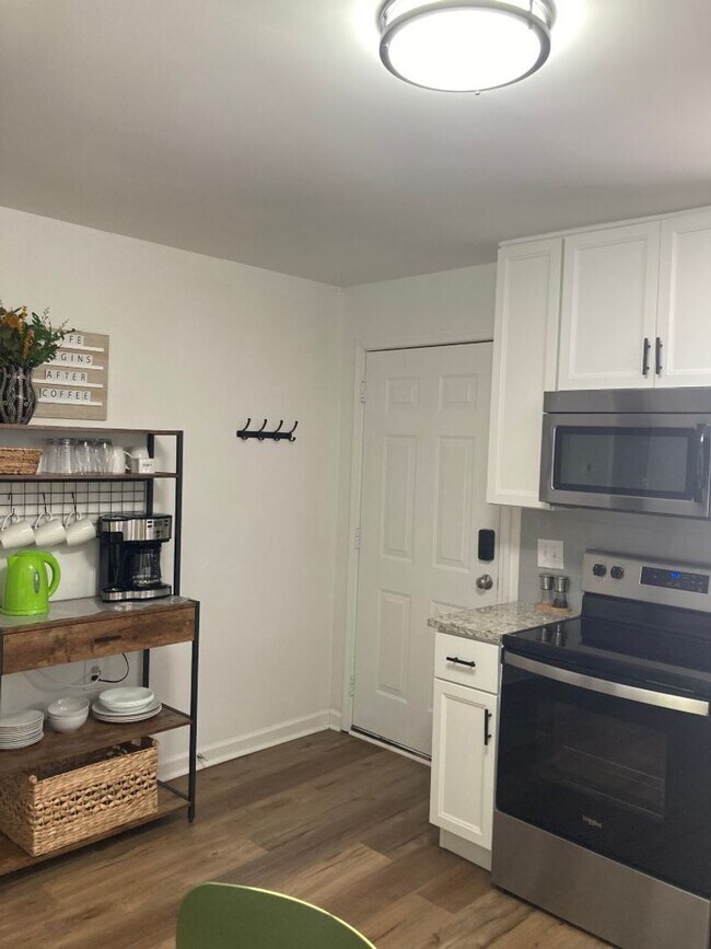 Foto del edificio - Ideal Midtown Location- Section 8 Eligible