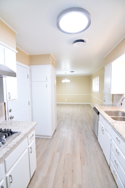 Foto del edificio - 1207 Cedar Dr