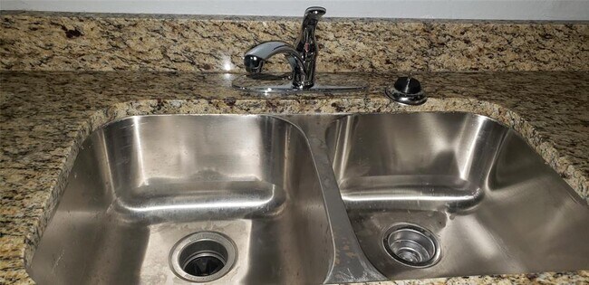 Building Photo - 1506 Charleston Cove