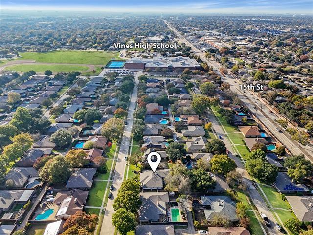 Foto del edificio - 2413 Bluffton Dr