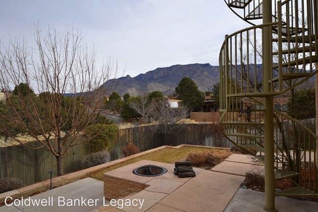 Building Photo - 3 br, 2.5 bath House - 1912 Quail Run Rd NE