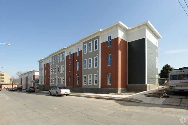 Building Photo - West Street Apartments