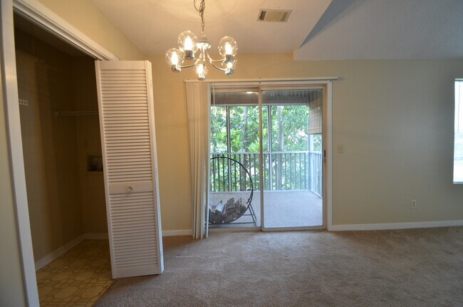 Building Photo - 7920 Parklane Ct