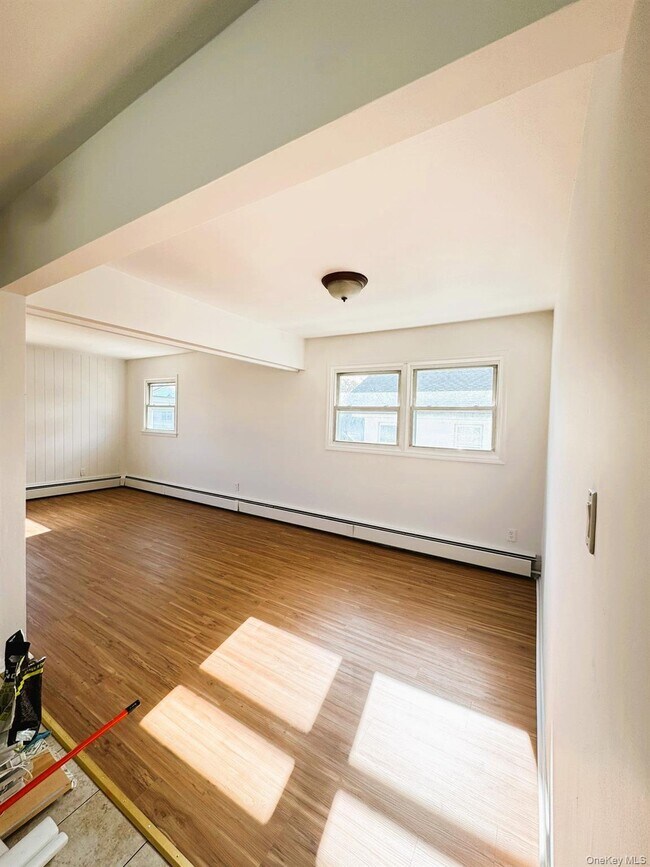 Foto del edificio - 131 Roslyn Rd