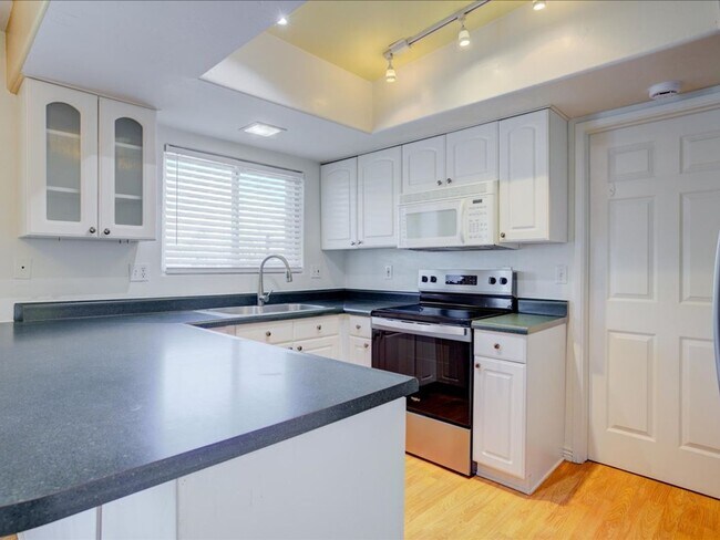 Foto del edificio - 4 Bedroom 2 Bathroom With a private pool!