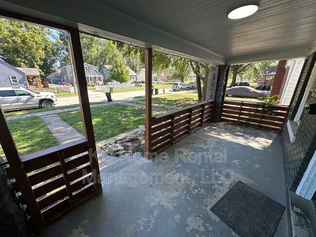Building Photo - 6118 S Benton Ave