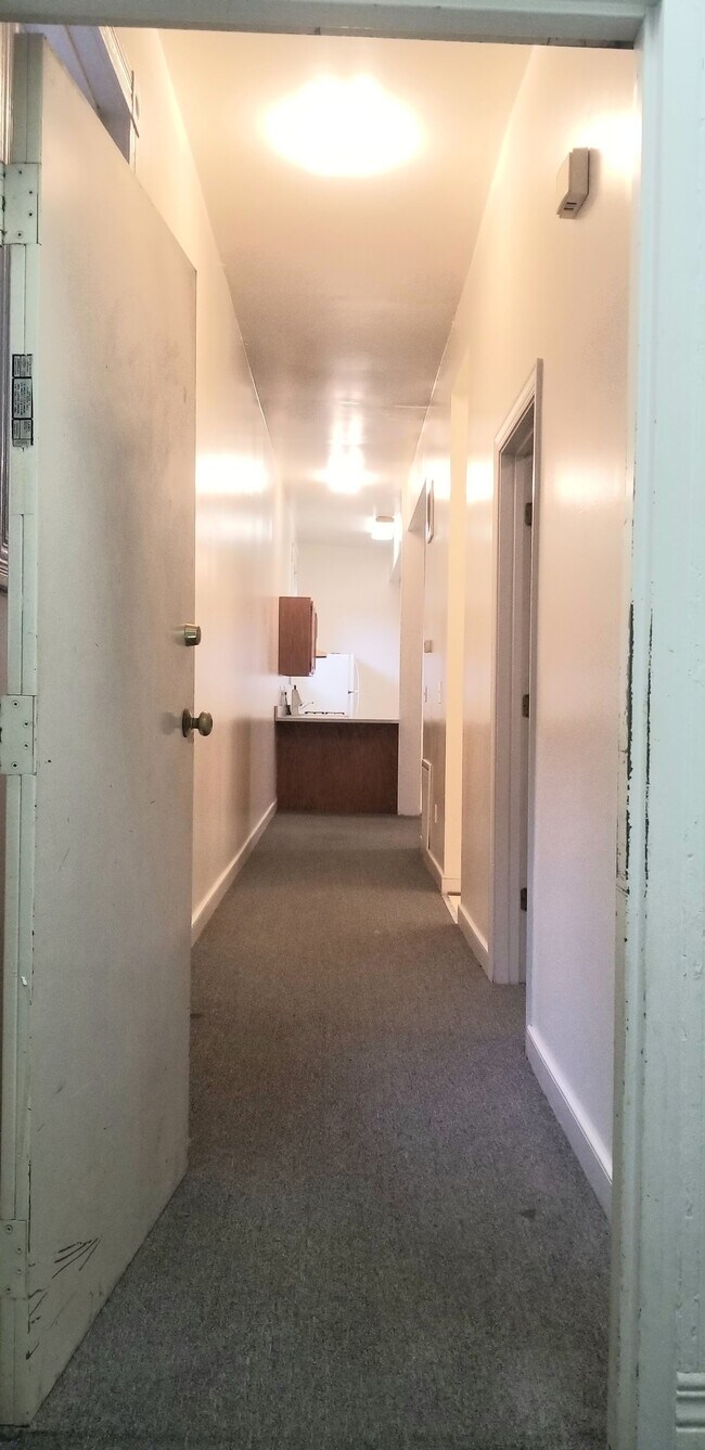 Building Photo - 2036 W Grace St