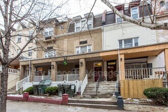 Building Photo - 4437 Chestnut St