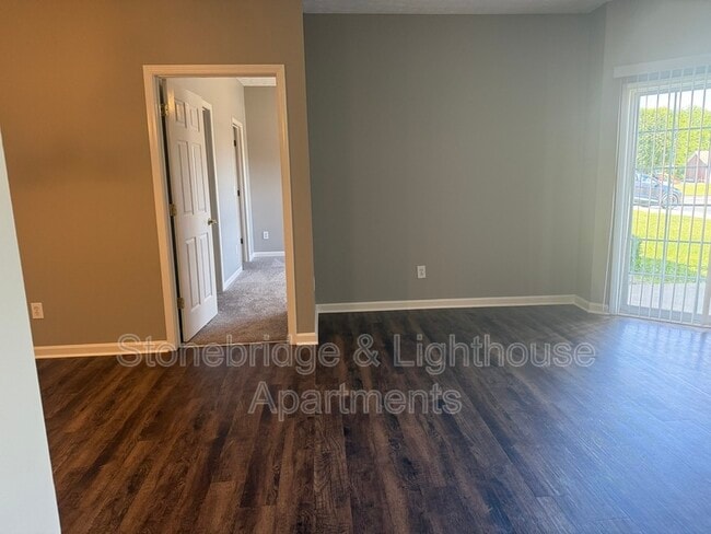 Foto del edificio - 3115 Lighthouse Dr