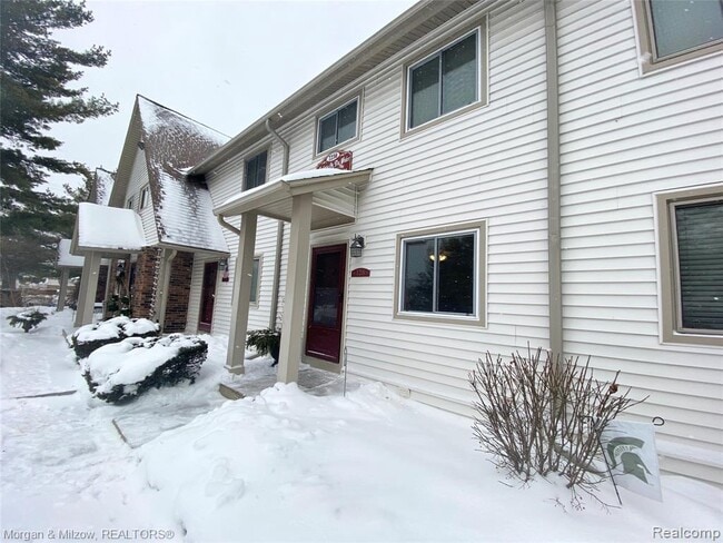 Building Photo - 7230 Bluewater Dr