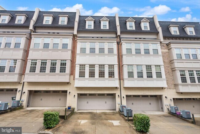 Foto del edificio - 517 Overlook Park Dr