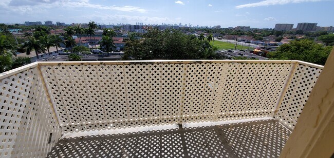 Building Photo - 4550 NW 9th St