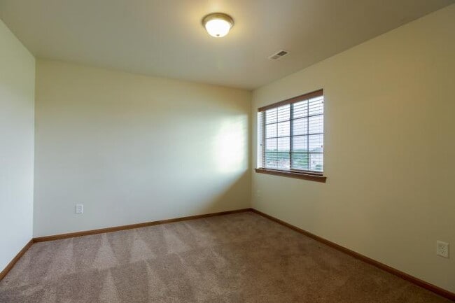 Building Photo - 2 bedroom in Tiffin IA 52340