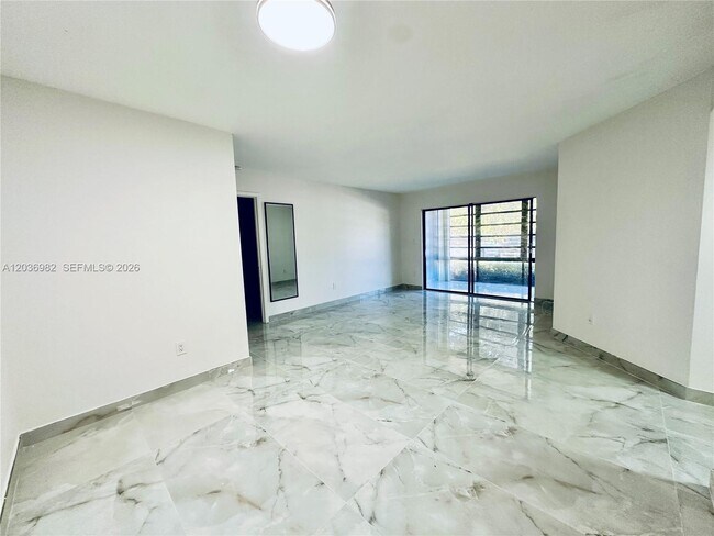 Foto del edificio - 9703 Hammocks Blvd