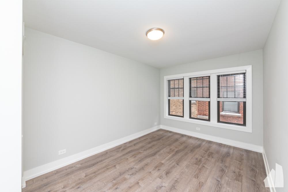 Foto principal - 1 bedroom in Evanston IL 60202