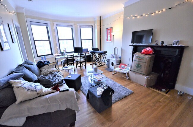 Foto del edificio - 589 Beacon St