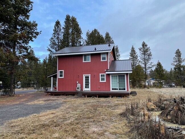 Foto del edificio - Cottage in Oregon Water Wonderland - Avail...