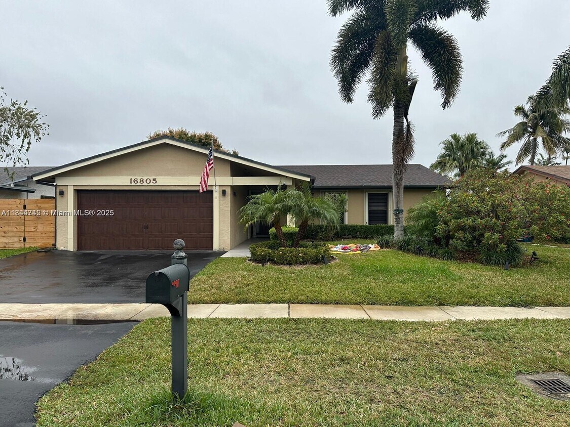 Primary Photo - 16805 SW 5th Way