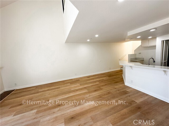 Building Photo - 127 Fallingstar