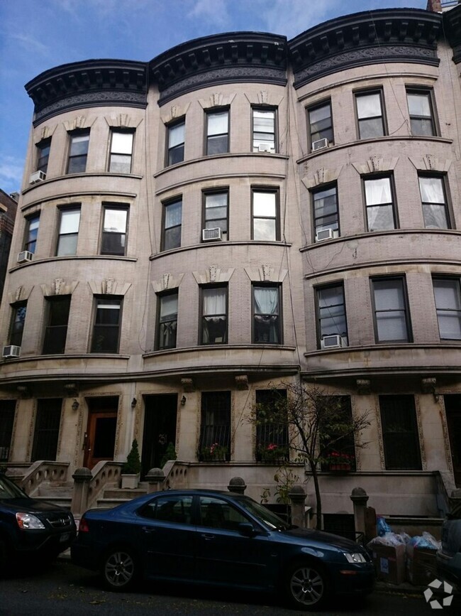 Building Photo - 249 W 102nd St