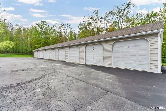 Foto del edificio - 6630 Erie Rd