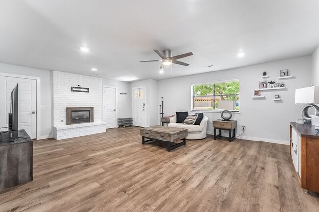 Photo - 1906 SE Taylor St House