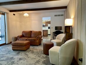 Building Photo - 3604 W Country Club Ln