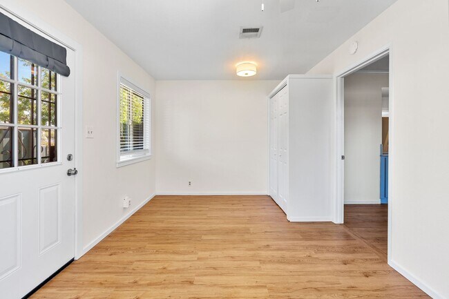 Foto del edificio - Unique 2 Bedroom, 1 Bath Stand-Alone House...