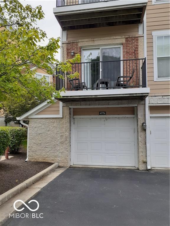 Foto del edificio - 6576 Reserve Dr