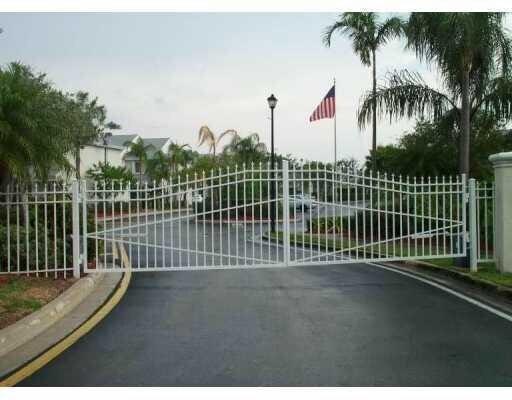 Foto del edificio - 3/2.1 Townhouse in Kokomo Key