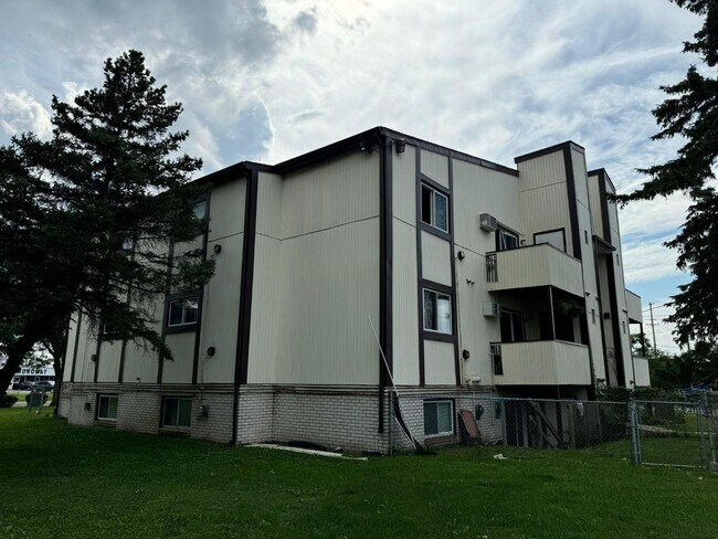 Foto del edificio - 400 Dornet Dr