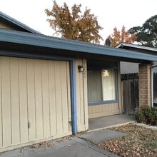 Building Photo - 7219-7221 Castilian Ct