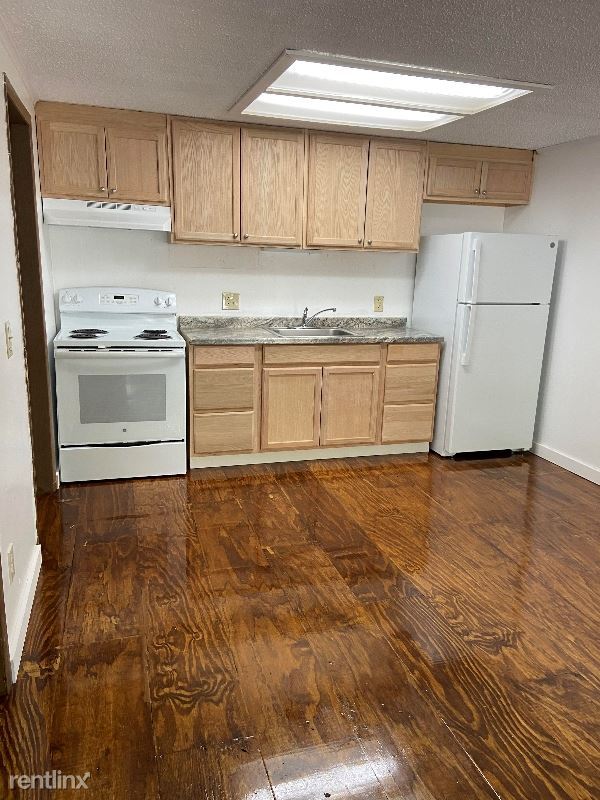 Foto del edificio - 1 br, 1 bath Apartment - 801 Springbrook Dr