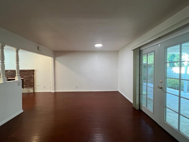 Building Photo - 5026 Baldwin Ave