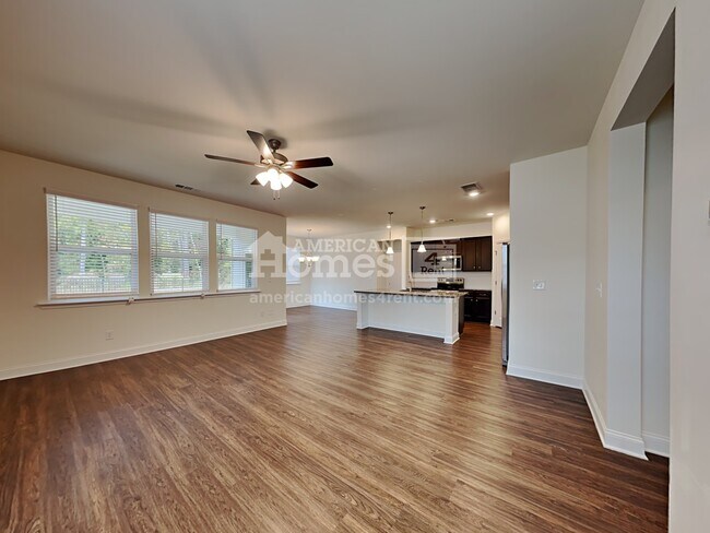 Building Photo - 424 Tributary Lane