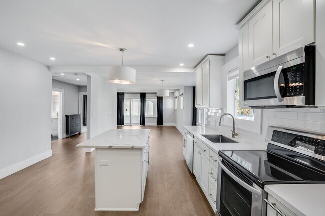 Foto del edificio - NEWLY REMODELED 3 Bed, 1 Bath Rental Home ...