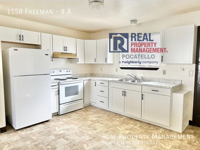 Building Photo - 2 bed 1 bath - 1 car garage - Pet Friendly