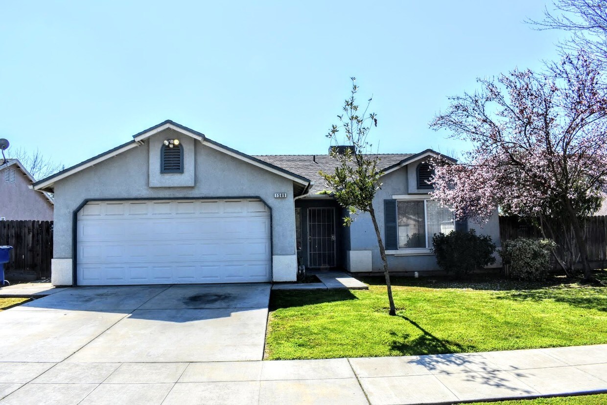 Foto principal - 1589 E Santa Rosa St