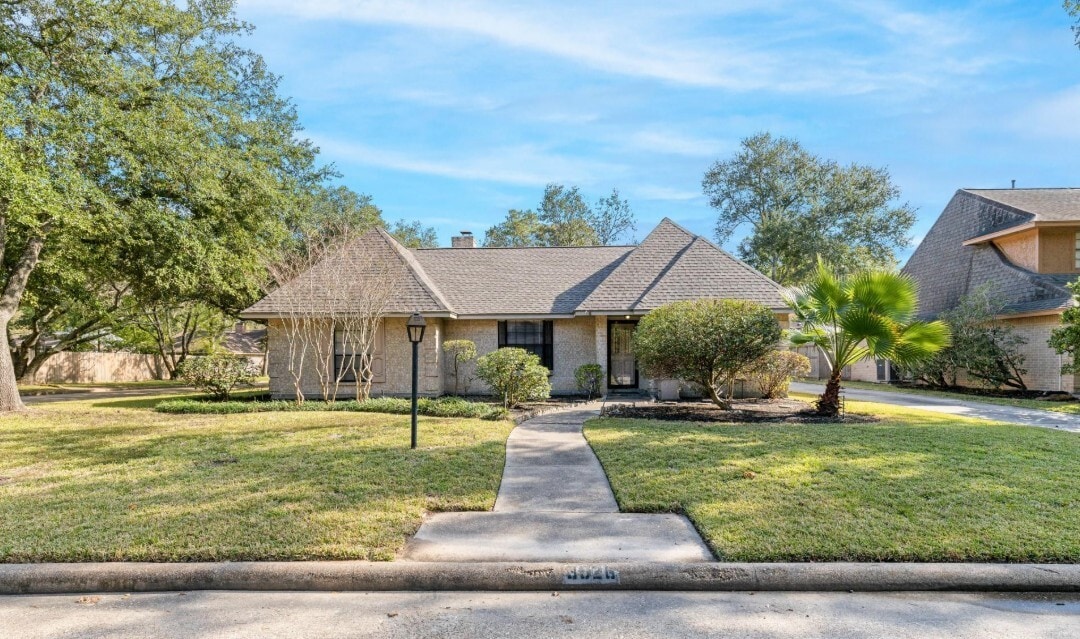 Foto principal - 3926 Oak Gardens Dr