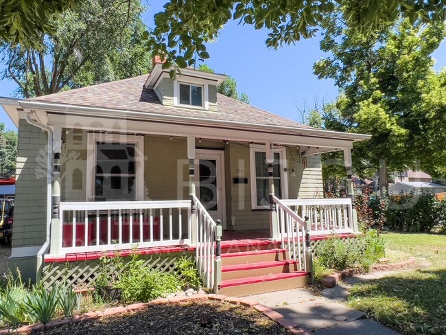 Building Photo - Patty Jewett Bungalow