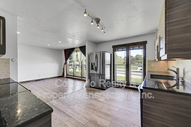 Building Photo - 4901 Crown Blvd