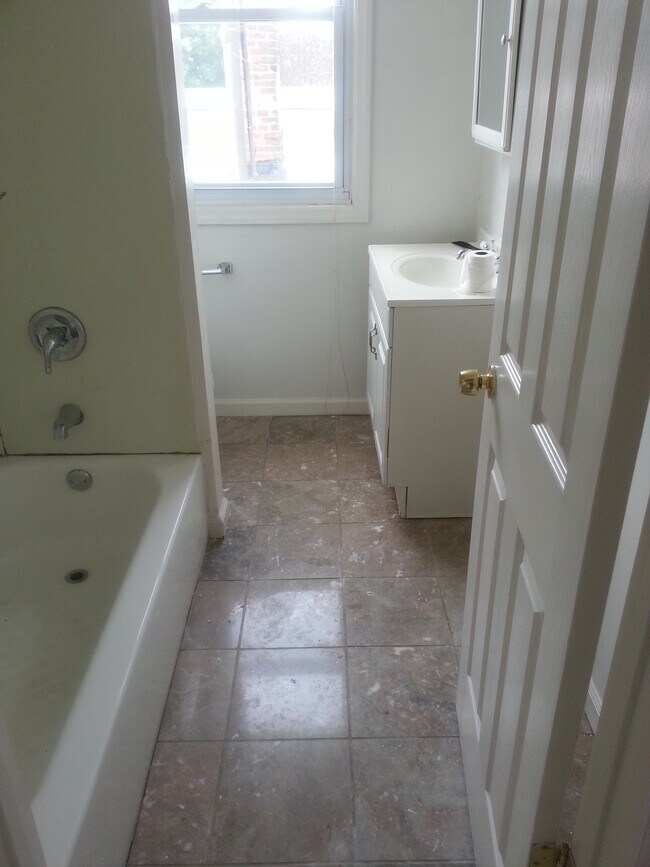 Foto del edificio - 17 Winans Ave