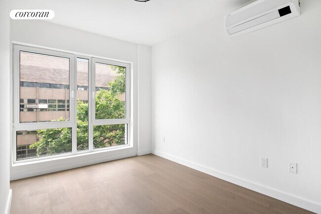 Foto del edificio - 428 E 9th St